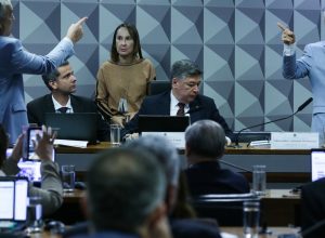 ex-presidente-do-inss-se-nega-a-responder-perguntas-de-relator-da-cpi  ex-presidente-do-inss-se-nega-a-responder-perguntas-de-relator-da-cpi