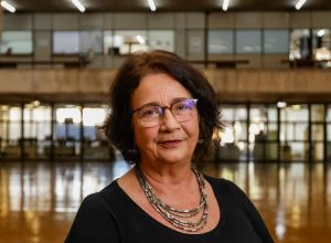 e-cruel-deixar-aluno-4-horas-em-aula-expositiva-no-mundo-de-hoje,-diz-candidata-a-reitora-da-usp e-cruel-deixar-aluno-4-horas-em-aula-expositiva-no-mundo-de-hoje,-diz-candidata-a-reitora-da-usp