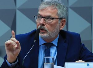 ex-diretor-do-inss-nega-vinculo-politico-em-depoimento-a-cpi