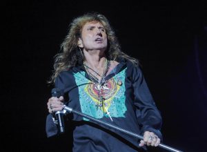 david-coverdale,-vocalista-do-whitesnake-e-deep-purple,-anuncia-aposentadoria-aos-74-anos