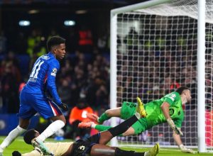 estevao-fala-de-vitoria-do-chelsea-contra-o-barcelona-pela-champions