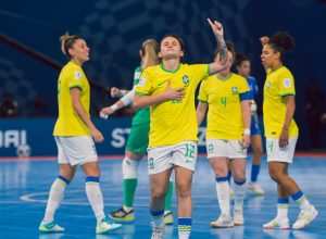 brasil-goleia-italia-e-esta-nas-quartas-da-copa-do-mundo-de-futsal