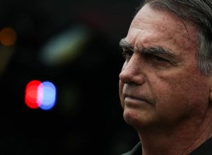 pl-suspende-atividades-partidarias-e-salario-de-bolsonaro