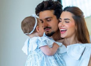 luan-santana-e-jade-magalhaes-comemoram-11-meses-da-filha,-serena