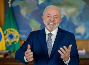 lula-chama-isencao-de-ir-de-’quase-um-14o-salario’-e-sugere-tv-nova-para-a-copa-em-pronunciamento