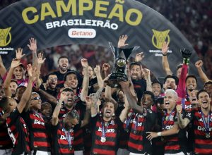 flamengo-derrota-ceara-e-coroa-ano-magico-com-titulo-brasileiro