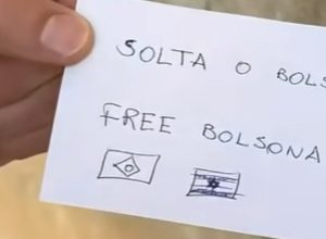 eduardo-visita-muro-das-lamentacoes-e-deixa-bilhete-pedindo-liberdade-do-pai:-‘solta-o-bolsonaro’