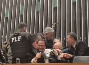 entidades-condenam-retirada-da-imprensa-na-camara