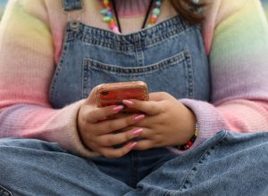 maioria-dos-adolescentes-dos-eua-usa-youtube-e-tiktok-diariamente,-diz-pesquisa