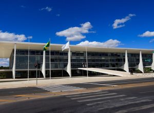 governo-lula-adota-escala-5×2-para-terceirizados-do-planalto-e-reforca-discurso-contra-o-6×1