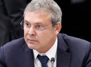 lider-do-pt-pede-a-pf-investigacao-contra-nikolas-e-irmaos-bolsonaro-por-incitacao-golpista