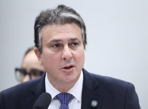 governo-lula-promete-solucao-para-evitar-reajuste-perto-de-zero-para-professor-em-ano-eleitoral