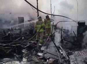 incendio-atinge-favela-na-coreia-do-sul-e-leva-oito-horas-para-ser-apagado