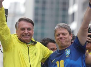 tarcisio-adia-visita-a-bolsonaro-na-papudinha-por-causa-de-compromissos-em-sao-paulo