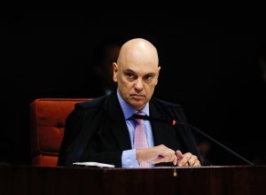 moraes-arquiva-investigacao-sobre-blitzes-que-teriam-dificultado-voto-no-2o-turno-de-2022