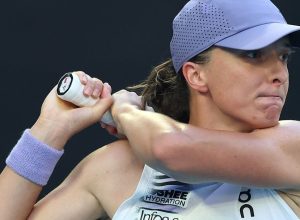 swiatek-elimina-ultima-australiana-e-avanca-as-quartas-do-australian-open