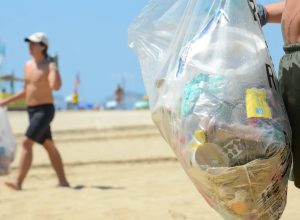 praia-do-rio-vermelho-recebe-mutirao-de-limpeza-no-domingo