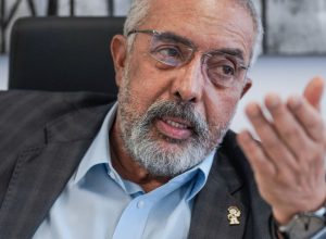 nao-ha-mais-razao-para-manter-escala-6×1-e-jornada-de-44h,-diz-senador