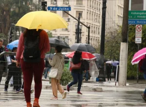tempo-pelo-brasil:-semana-termina-com-alerta-de-chuva-forte-no-sudeste