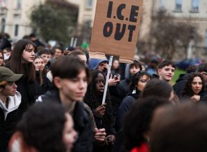 protestos-contra-ice-ocorrem-em-milao-antes-da-abertura-da-olimpiada