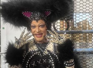 suzy-brasil-celebra-enredo-da-imperatriz-sobre-ney-matogrosso