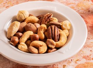 castanhas-podem-ajudar-a-reduzir-vontade-de-comer-doces,-sugere-estudo