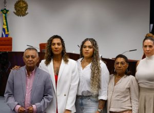 mae-de-marielle-exalta-voto-de-carmen-lucia:-‘espetaculo’