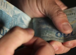 mg:-moradores-de-cidades-afetadas-pelas-chuvas-ja-podem-sacar-o-fgts