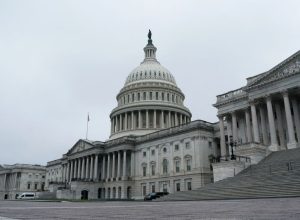 democratas-pedem-votacao-imediata-sobre-poderes-de-guerra-de-trump