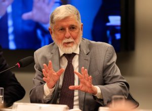 ‘devemos-nos-preparar-para-o-pior’,-diz-celso-amorim-sobre-ataques-dos-eua-ao-ira