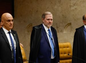 stf-esta-dividido,-preocupado-e-sem-um-plano-para-desembarcar-do-escandalo-master