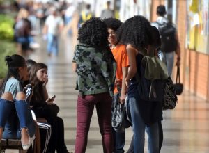 numero-de-alunos-de-ensino-superior-aumenta-em-2023-e-2024