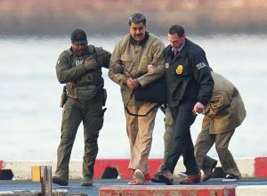 juiz-mantem-acusacoes-contra-nicolas-maduro,-mas-questiona-sancoes-que-limitam-defesa