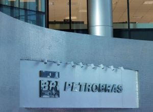petrobras-anuncia-renuncia-de-presidente-do-conselho-de-administracao