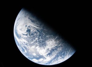 nasa-divulga-imagens-ineditas-da-terra-e-missao-avanca-em-direcao-a-lua;-veja