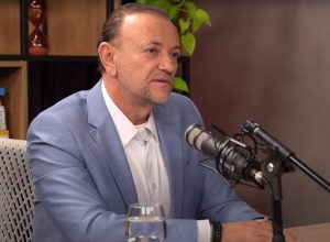 ‘e-claro-que-o-presidente-lula-sera-candidato’,-diz-presidente-do-pt