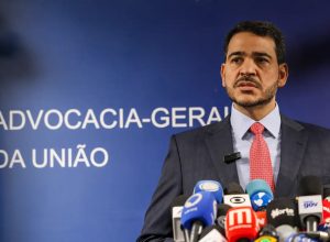 senador-apresenta-relatorio-favoravel-a-indicacao-de-messias-ao-stf
