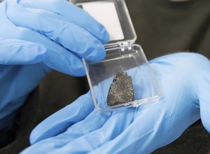 cientistas-descobrem-tinta-de-caneta-dentro-de-meteorito-de-marte