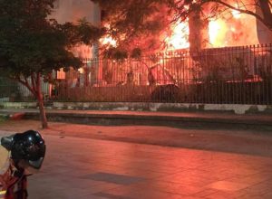 principio-de-incendio-atinge-restaurante-em-edificio-historico-do-rio