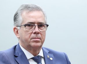 oposicao-quer-usar-‘jornada’-em-vez-de-‘escala’-na-discussao-do-fim-da-6×1;-que-diferenca-faz?