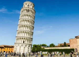 por-que-a-torre-de-pisa-—-e-outras-construcoes-pelo-mundo-—-inclinam-mas-nao-caem?