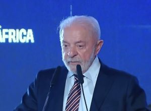 extrema-direita-tenta-‘calar’-arte,-ciencia-e-professores-por-‘temer’-a-educacao-do-povo,-diz-lula
