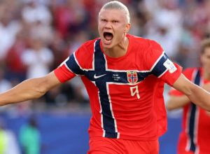 haaland-brilha-e-noruega-goleia-iraque-em-seu-retorno-a-copa-do-mundo