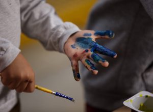 fatores-biologicos-podem-explicar-menor-incidencia-de-autismo-em-meninas?