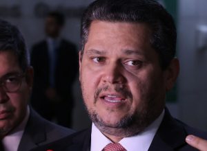 alcolumbre-mantem-pec-6×1-travada-em-semana-esvaziada-no-senado