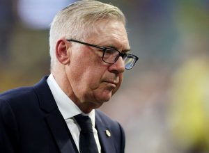 ancelotti-celebra-atuacao-solida,-mas-pede-calma-para-mata-mata