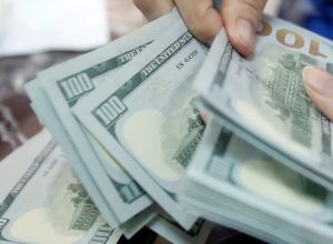 dolar-sobe-a-r$-5,20-e-volta-a-atingir-maior-valor-em-tres-meses