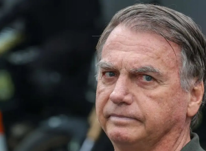 defesa-de-bolsonaro-nega-‘falta-grave’-em-apreensao-de-arma-e-pede-manutencao-da-domiciliar