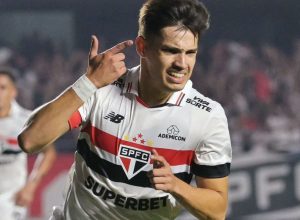 bobadilla-se-inspira-em-legado-do-pai-para-seguir-vivo-na-copa-do-mundo