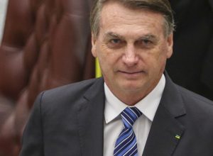 alexandre-de-moraes-decide-manter-bolsonaro-em-prisao-domiciliar